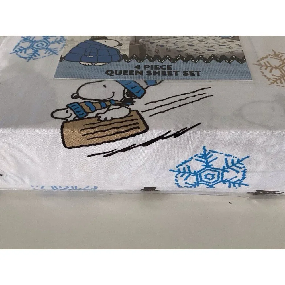 Peanuts Snoopy Puffy Coat QUEEN SZ Sheet Set Christmas Puffer Jacket White‎ Blue